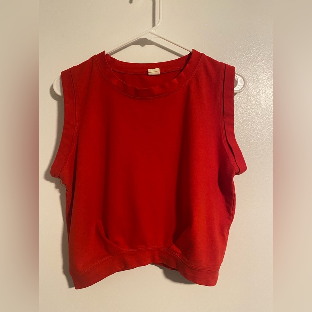 Red Amazon Sleeveless Crop Top